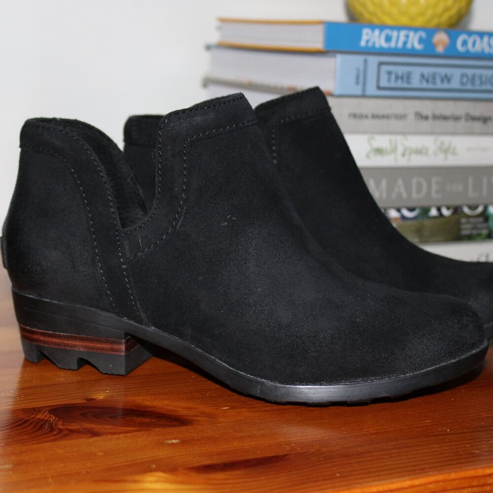 Sorel Lolla Black leather booties, women's size 7